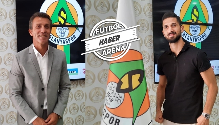 Emre Akbaba ve teknik direktör Bülent Korkmaz, Alanyaspor'a imza attı