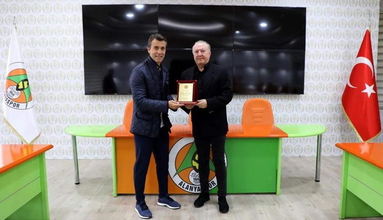 Alanyaspor'da Bülent Korkmaz'ın yerine Farioli