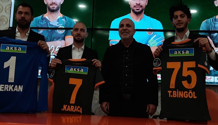 Alanyaspor Efecan Karaca'nın sözleşmesini 2025'e uzattı