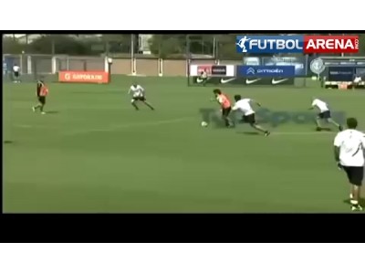 Riquelme hedefi şaşırdı! Hocasına nişanladı!