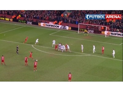 Suarez'den müthiş bir frikik golü daha