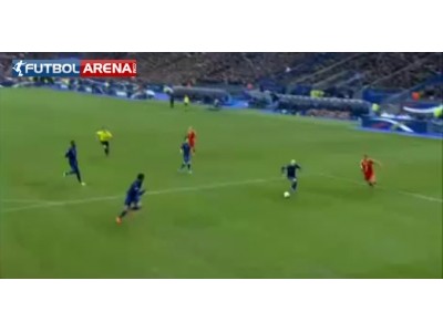 Xavi inanılmaz kaçırdı!