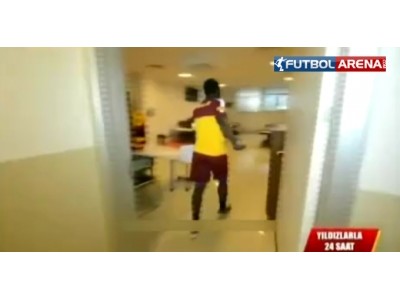 Eboue'den Drogba'ya Türkçe dersi!