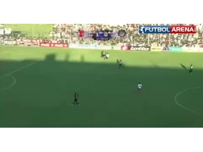 Yok böyle bir gol! Uzaktan müthiş vurdu!