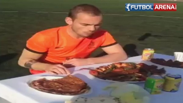 Sneijder acılı Adana yedi Türkçe konuştu!