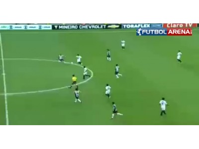 Ronaldinho boş geçmiyor!