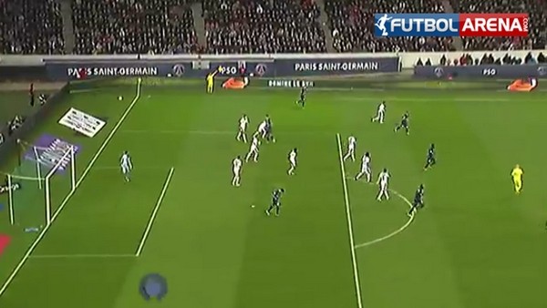 İbrahimovic'i boynundan öptü!