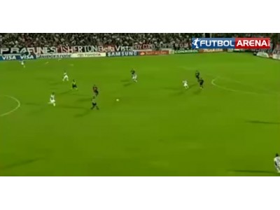 Bütün sahayı peşine taktı!