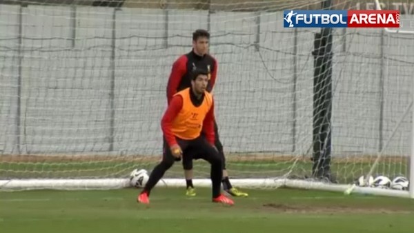 Suarez'den müthiş kalecilik!