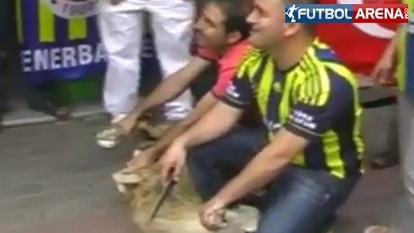 Kocaman istifa etti, kurban kestiler!