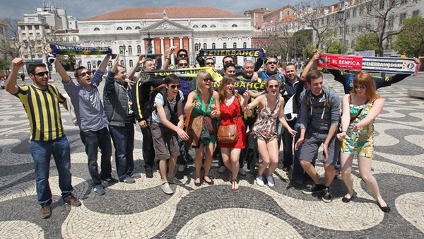 Lizbon sokakları sarı lacivert!