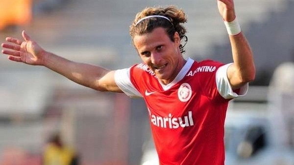 Forlan golle başladı!