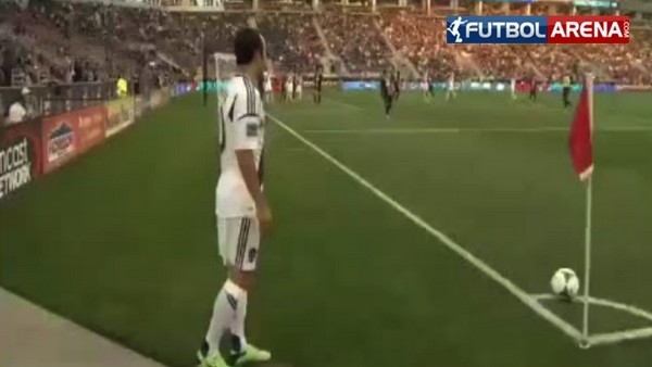 Kaleciden inanılmaz hata!