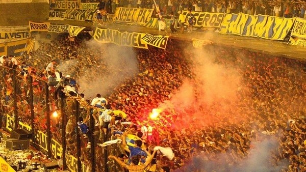 Boca tribünleri şov yaptı!