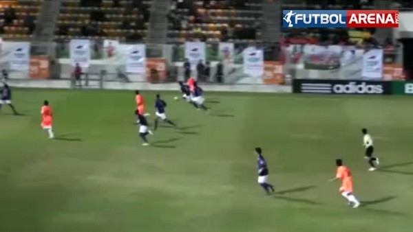 Dünyanın en güzel gollerinden birini attı!