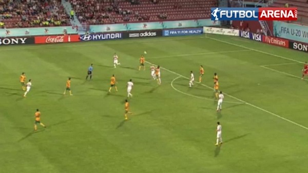 Hakan Çalhanoğlu süper attı!