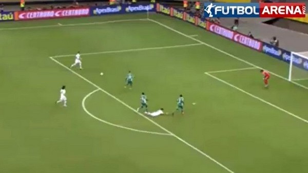 Forlan'dan enfes gol!