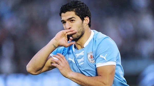 Suarez'den harika frikik golü!