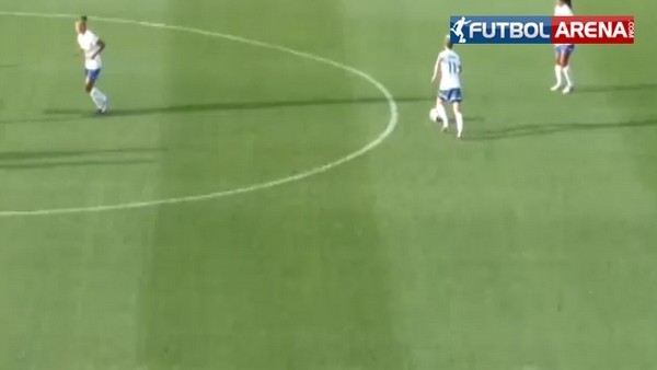 Kadın oyundan harika gol