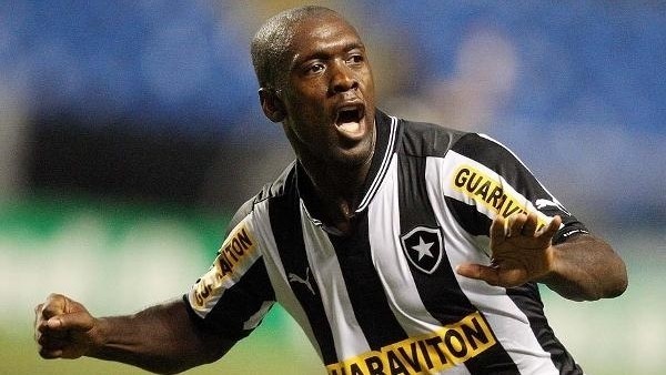 Seedorf'tan roket gibi şut! 