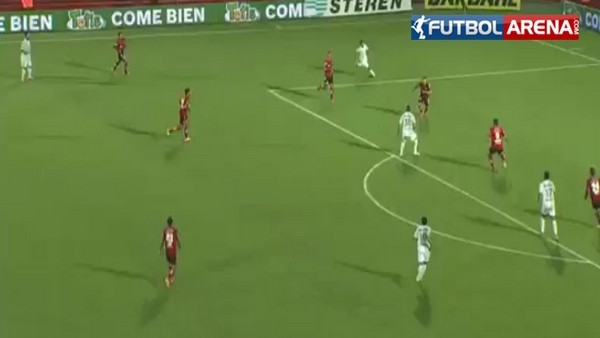 Meksikalı futbolcudan harika rövaşata!