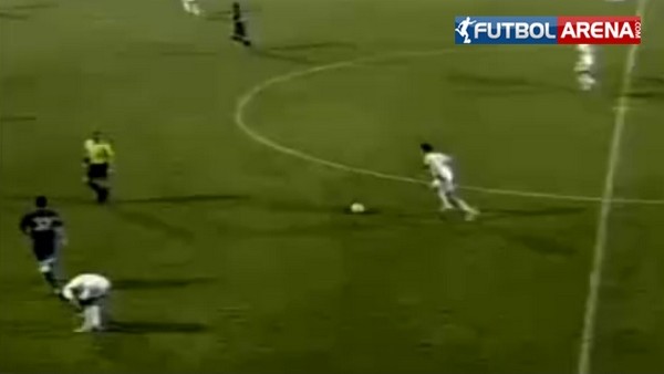 Zincirleme gol kaçırma kazası...