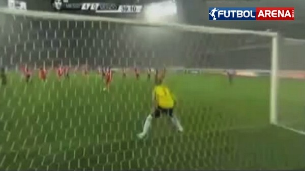 Neymar Muslera'yı geçemedi