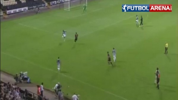 Sneijder müthiş attı!