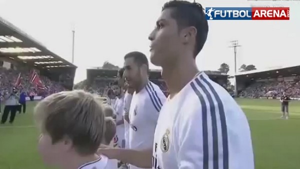 Ronaldo'dan maç öncesi masajı!