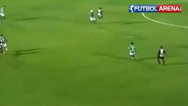 İşte 10 dikişe sebep olan tekme!