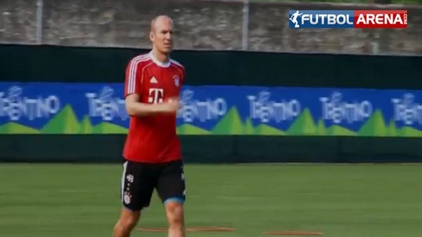 Guardiola'dan Robben'e samimi tekme! 
