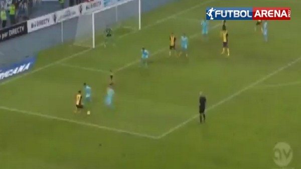 Mario Suarez 90'a müthiş vurdu!