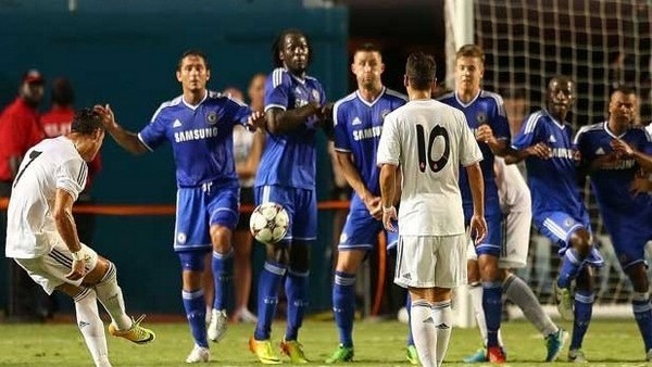 Ronaldo mesafe tanımıyor! Süper frikik...