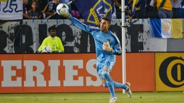 Dünya bu kaleciyi konuşuyor!