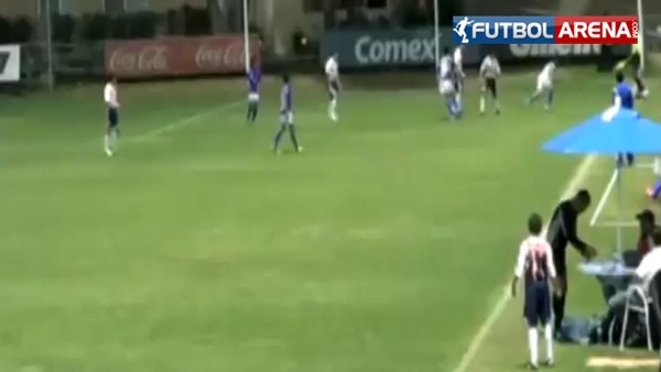 13 yaşında imkansızı başardı! Yok böyle bir gol...