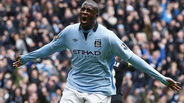 Yaya Toure'den muhteşem frikik!