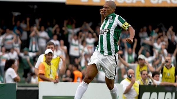 Alex'in golü Coritiba'ya yetmedi