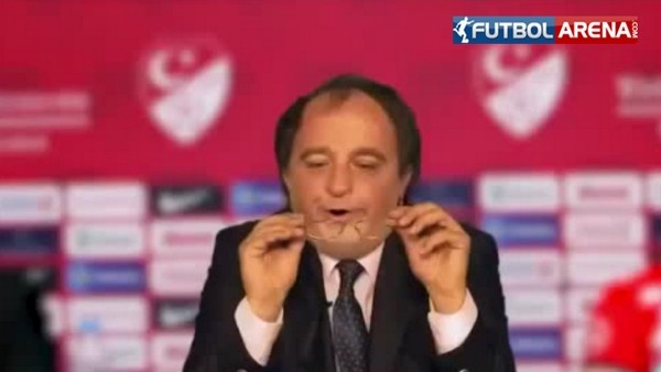 Yavuz Seçkin'den güldüren Yıldırım Demirören taklidi