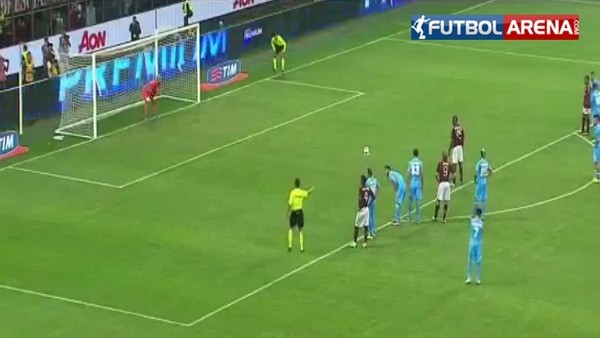 Balotelli kariyerinde ilk defa penaltı kaçırdı!