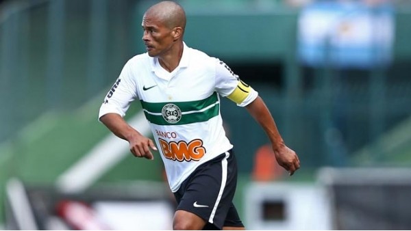 Alex de Souza bu kez uzaktan avladı!