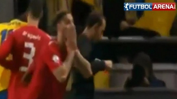 Elmander'den oscarlık oyunculuk