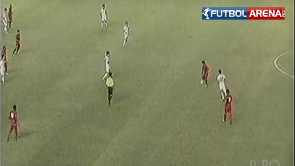Endonezyalı futbolculardan harika bir organize gol