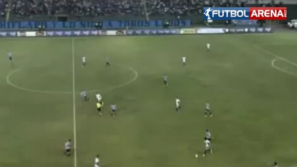 Bolivya'da rövaşatayla harika aşırtma golü