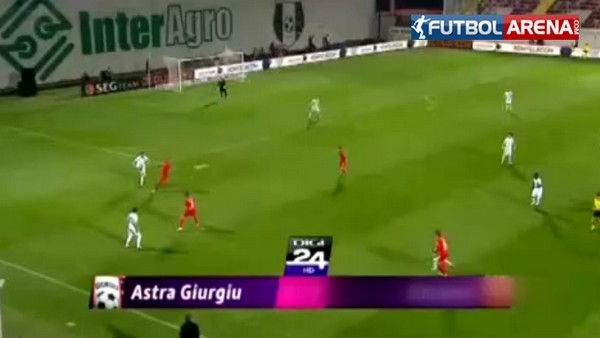 Romanya'da çılgın bir gol! | Oradan da vurulmaz ki... 