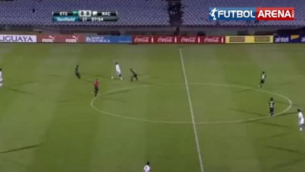 Uruguay'da tiki taka müthiş voleyle bitti