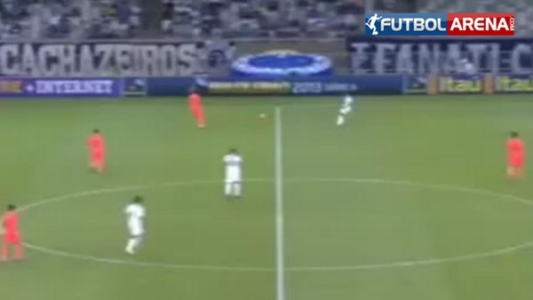 Bu çalım defansa futbolu bıraktırır 