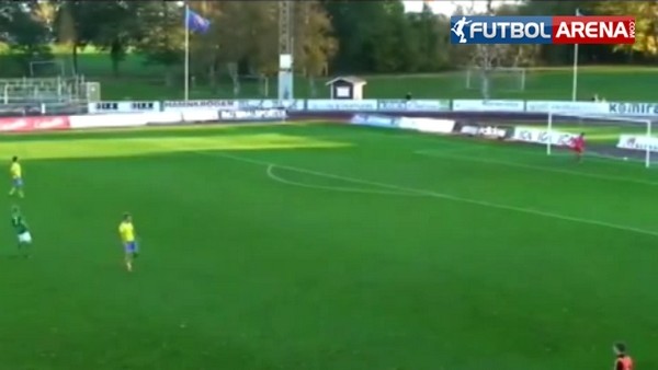 19'luk İrlandalı orta sahadan avladı!