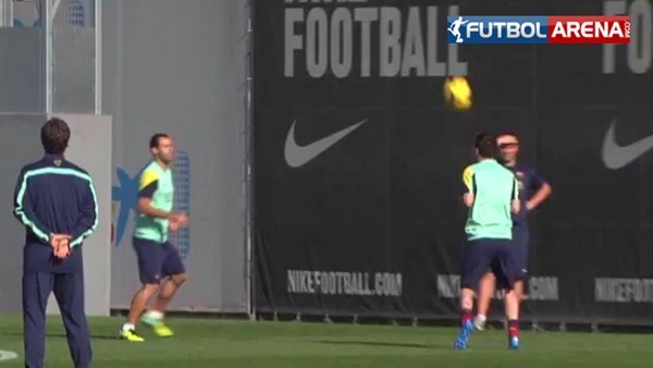 Lionel Messi şov! Kafayla basket attı...