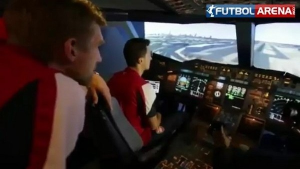 Mesut Özil Pilot Olursa...