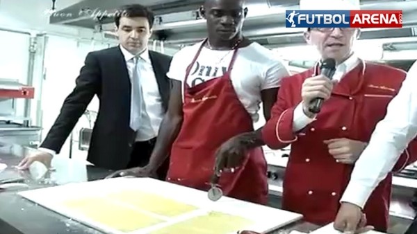 Mantı açan Balotelli...
